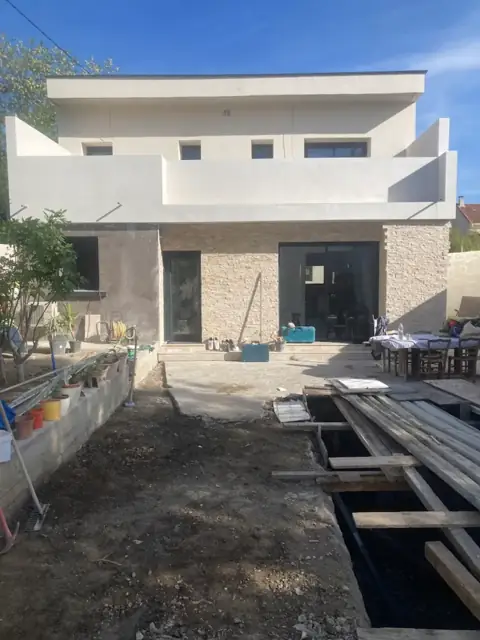Extension de maison en cours de construction
